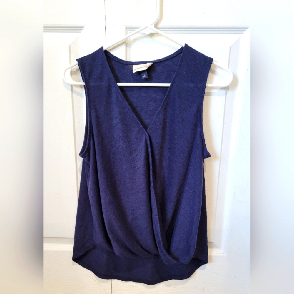 Universal Threads Sleeveless top
